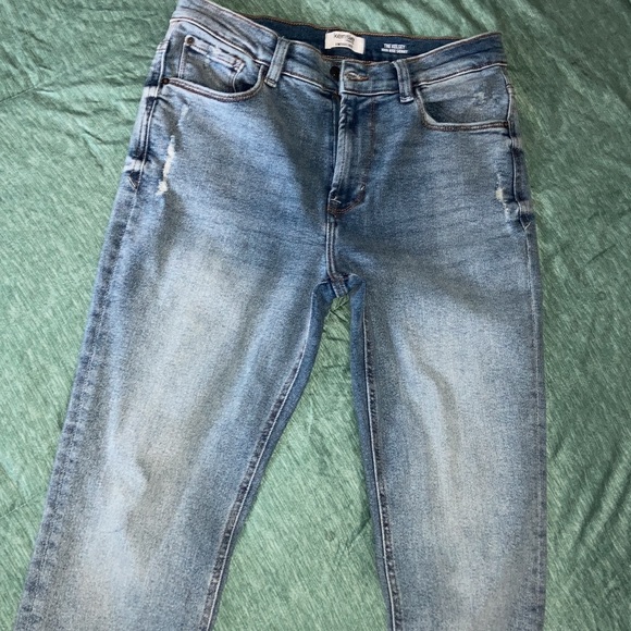 Blue Jeans - Picture 4 of 10